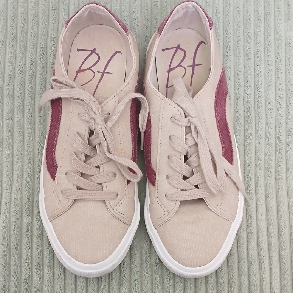 BlowFish Women's Beige and Burgundy Sneakers